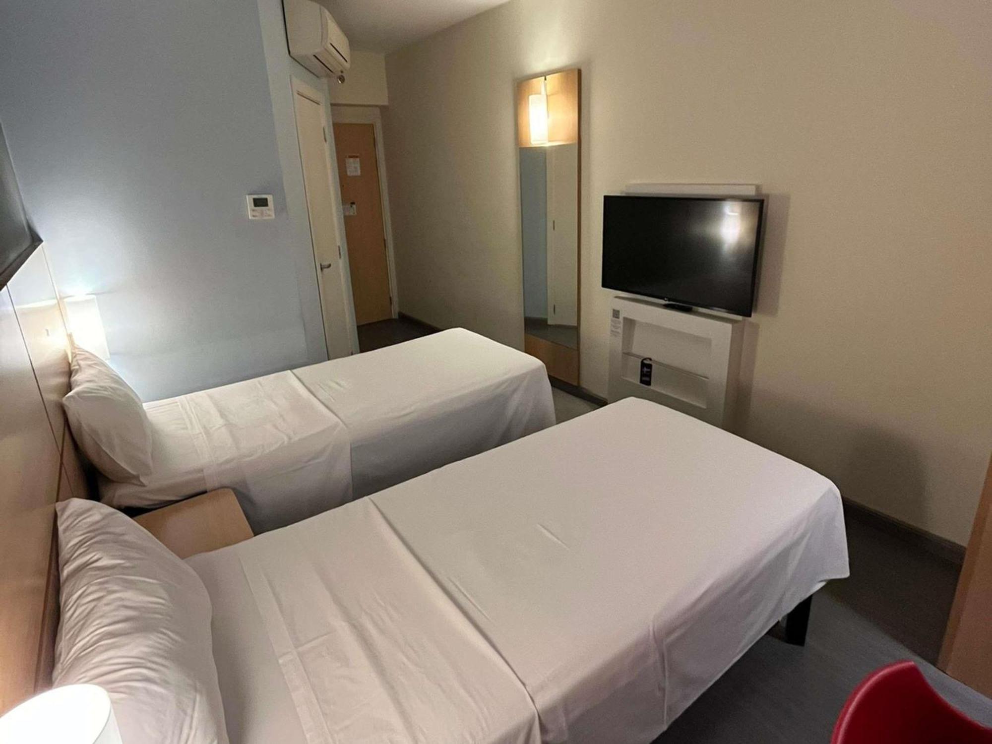 Ibis Catalao Hotel Exterior photo