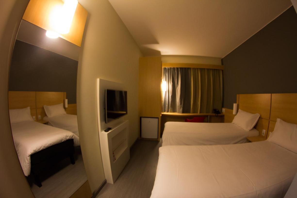 Ibis Catalao Hotel Exterior photo